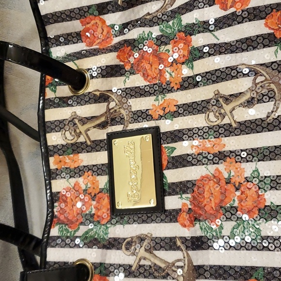 Betseyville Roses and Anchors sequins bag - Picture 12 of 14
